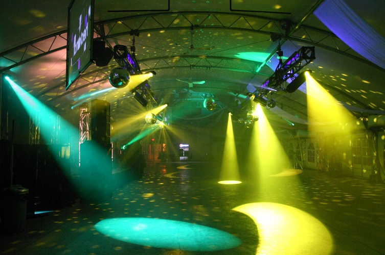 Photo of intelligent lighting on flown truss