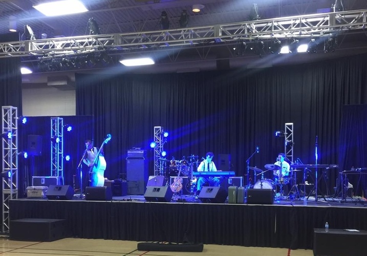 Photo of Setting up stage for Los Lobos